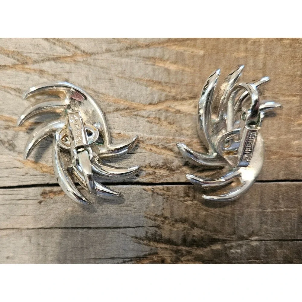 Silver Tone Clip On Earrings Abstract‎ Swirl Statement Jewelry